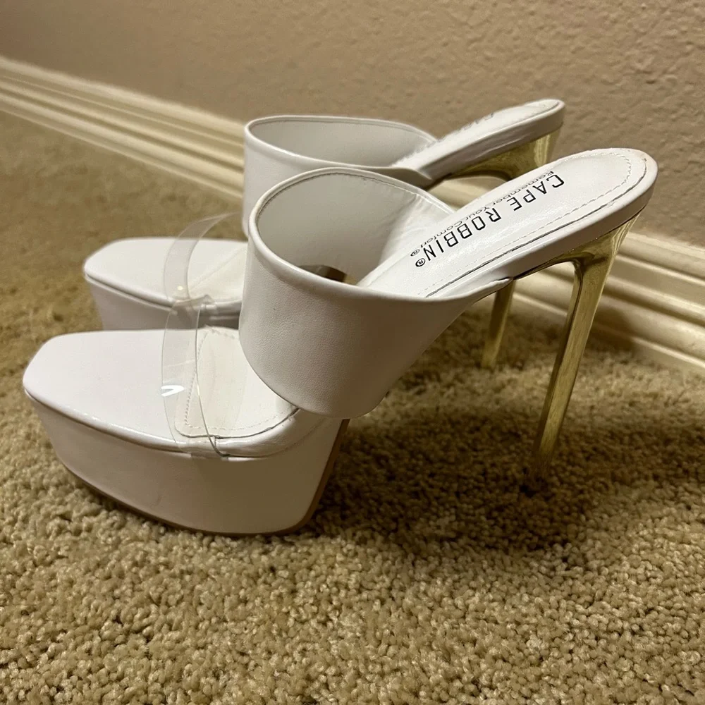 White platform high heels - Picture 3 of 10